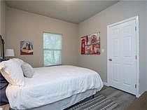 2nd image of 707 Garrett St #B