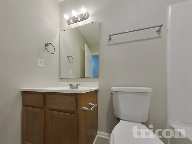 10893 Glenayr Dr — Photo 13