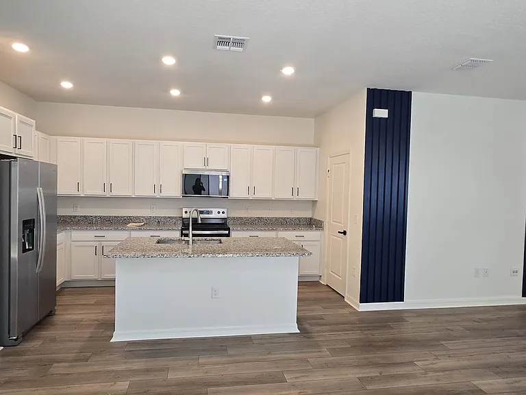 748 Overpool Ave — Photo 1
