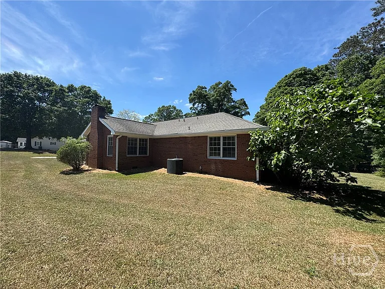 1041 Limmerick Dr — Photo 3