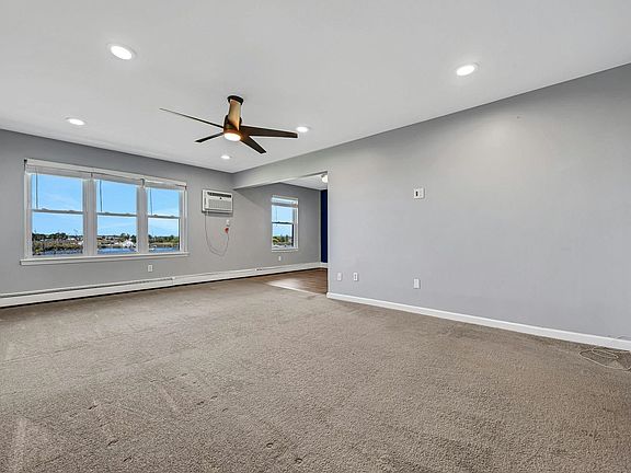 2nd image of 114 Riverview Ct #114