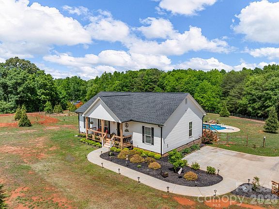 2nd image of 1076 McSwain Rd