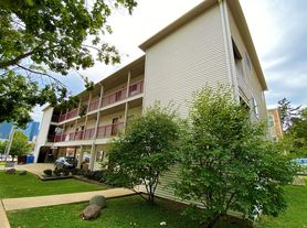 301 S Fourth St - 203