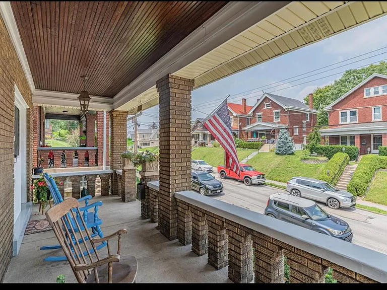 1839 Jefferson Ave — Photo 5