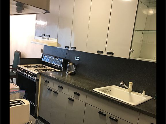 3rd image of 460 Neptune Ave APT 19H
