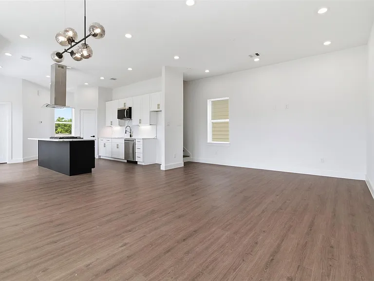 5512 Hardy St — Photo 12