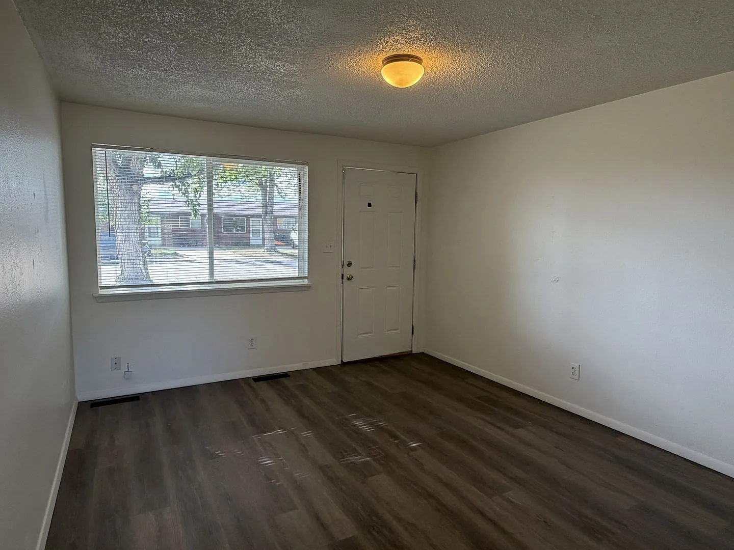 4904 South Iowa Avenue — Photo 3