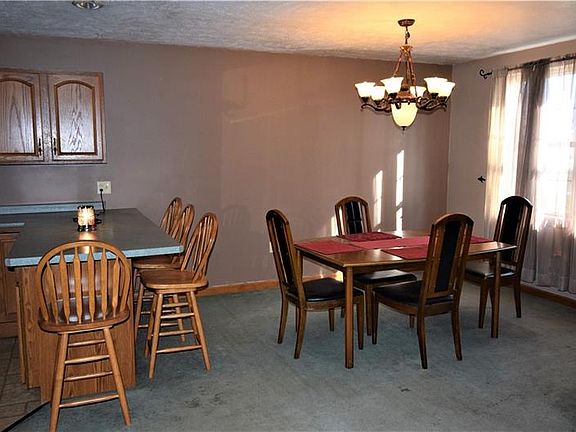 5th image of 126 Meadowview Dr