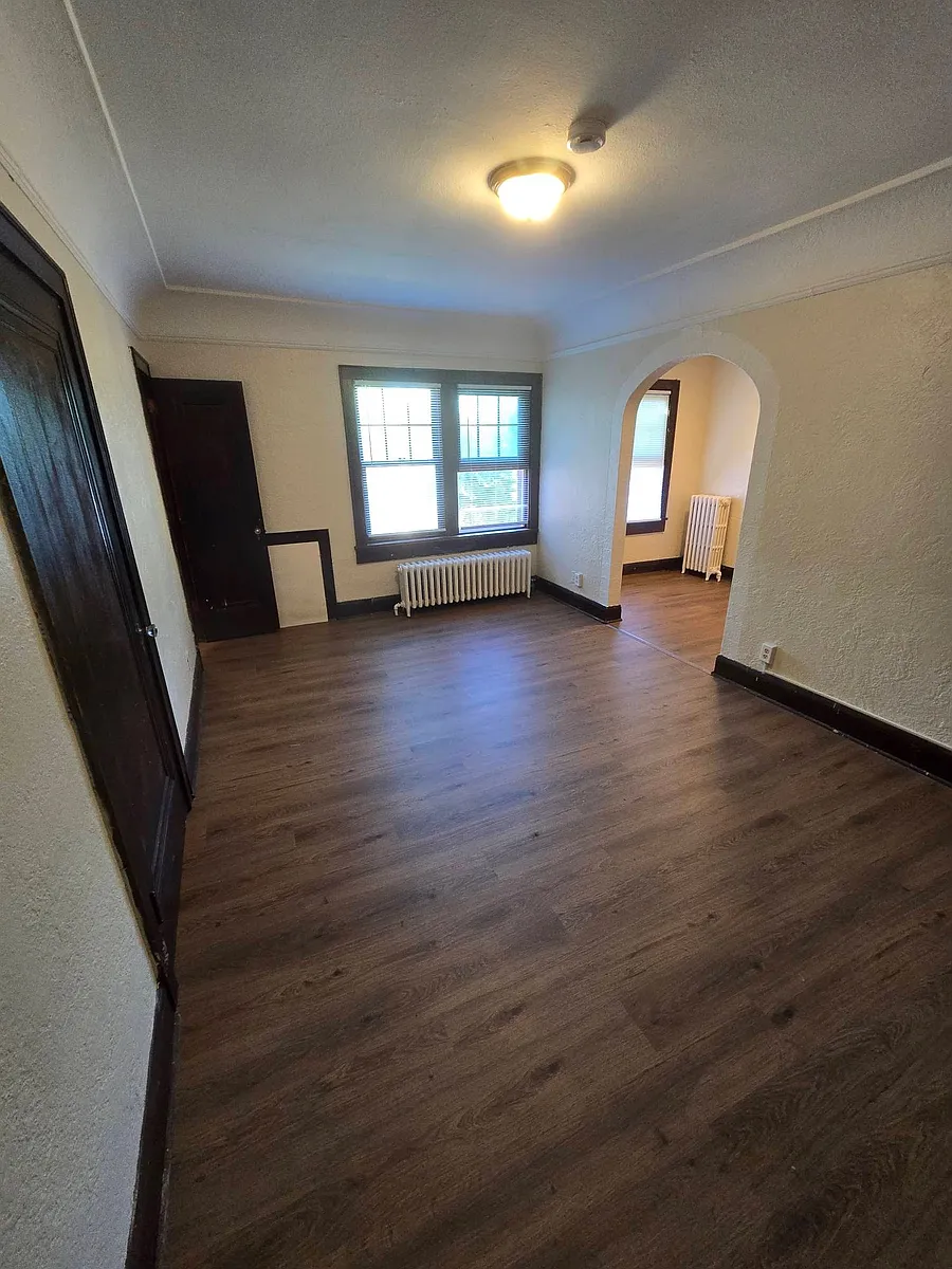 Building Photo - 2517 Golden Valley Rd #204