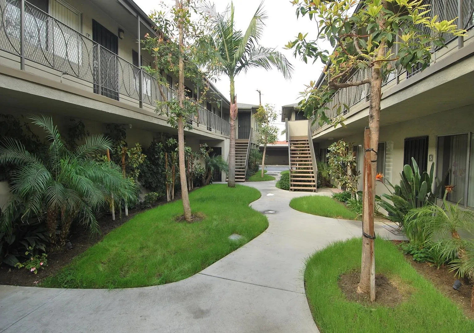 River Road Apartments — Photo 3