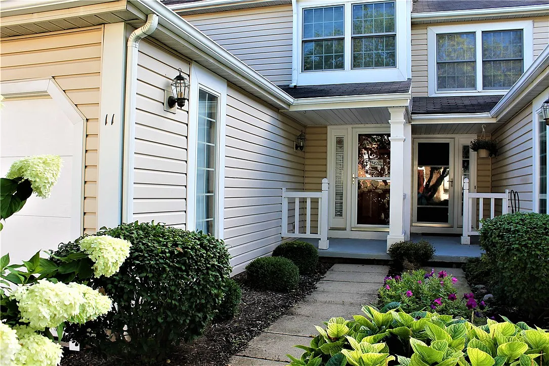 11 Jordache Ln photo 1