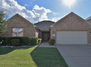 8008 Ranchvale Ln, Arlington, TX 76002