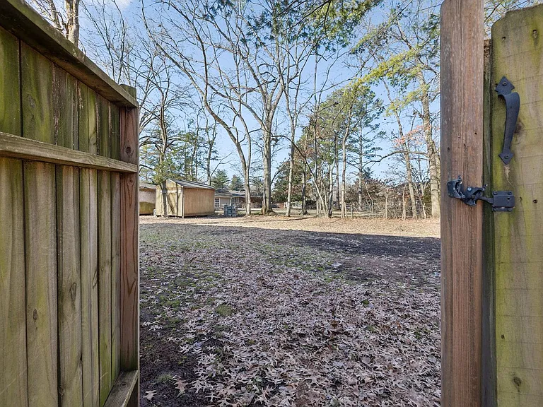 1421 Huntington Dr — Photo 26