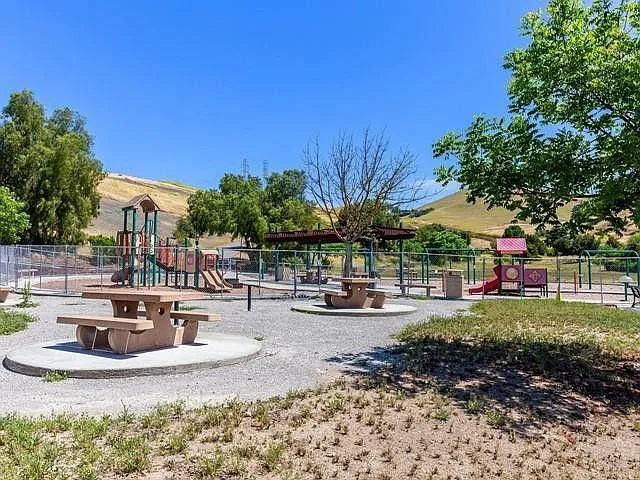 708 Jenny Ct — Photo 23
