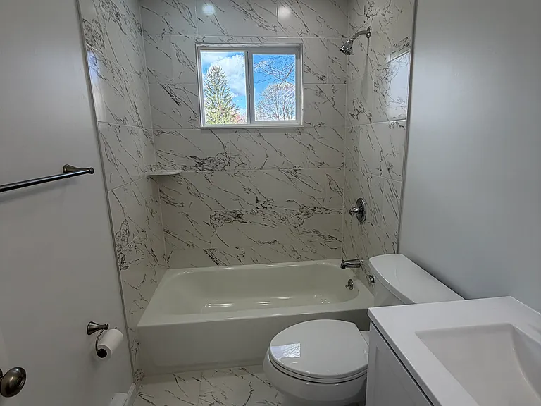 14 Central Dr #5 — Photo 9