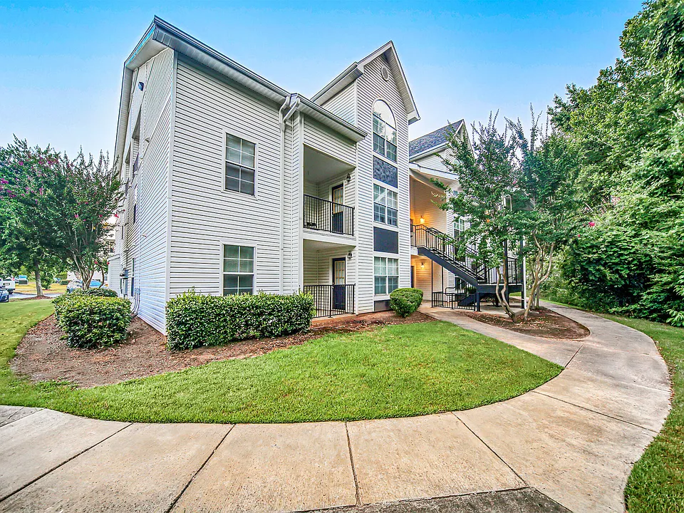 The Landings at Houston Levee