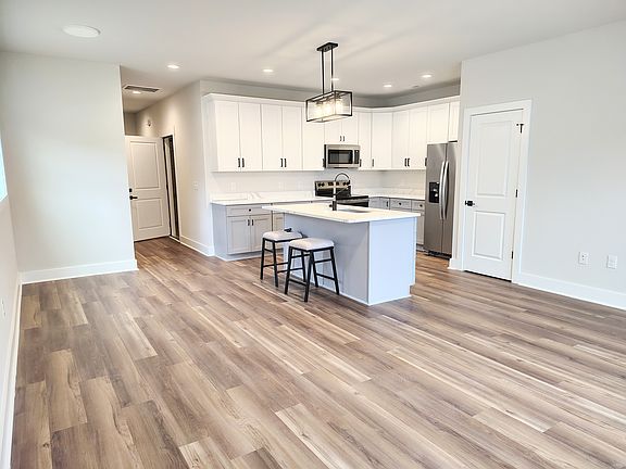 5th image of 118 Chella Ct