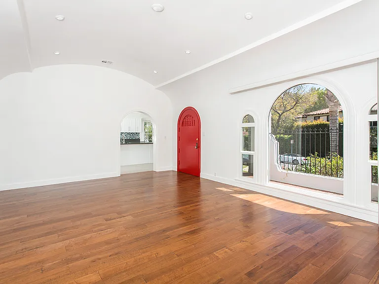 4733 Ambrose Ave — Photo 6