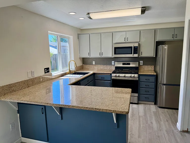 5067 Royal Ave — Photo 12