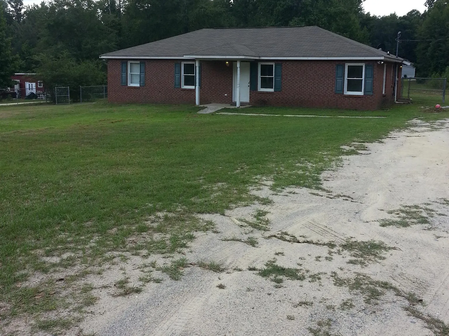 4 bed, 2428 sqft, $2,500 — Photo 1