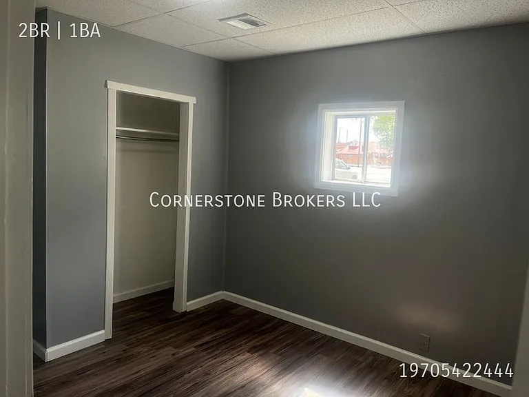 215 E Edmunds St — Photo 4