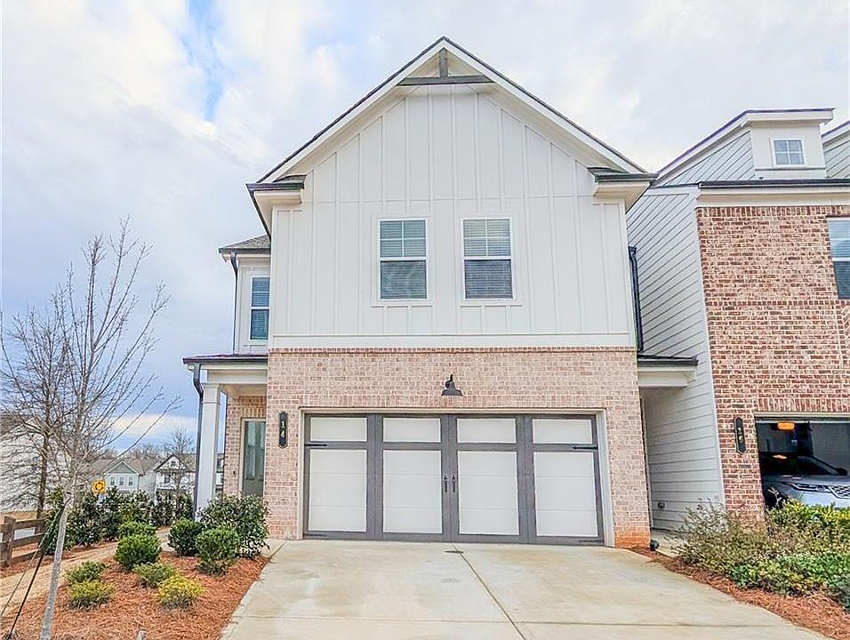 1st image of 14 Depot Landing Rd