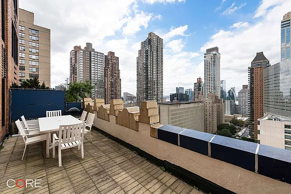 Rented by CORE | media 23