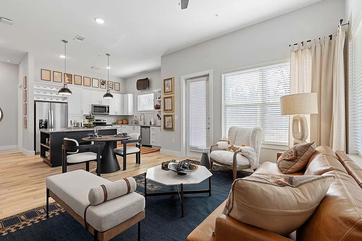 1 bed, 1.0 bath, 700 sqft, $1,375 — Photo 2