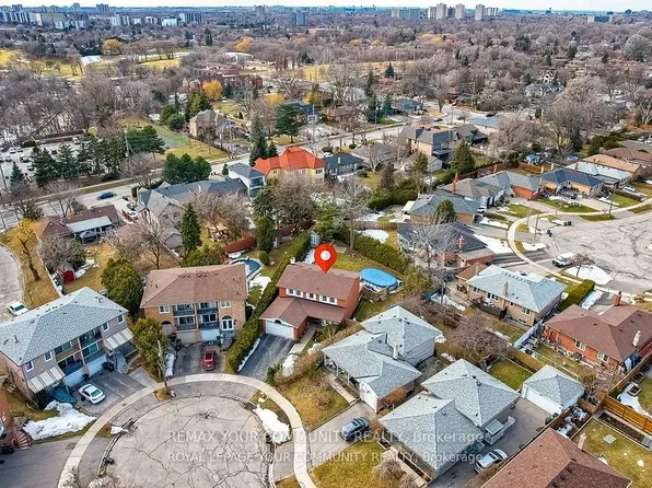 18 Terryellen Cres, Toronto, ON M9C 1H7