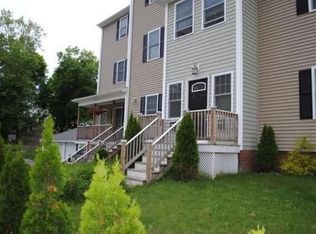 8 Southwick St, Middleboro, MA 02346