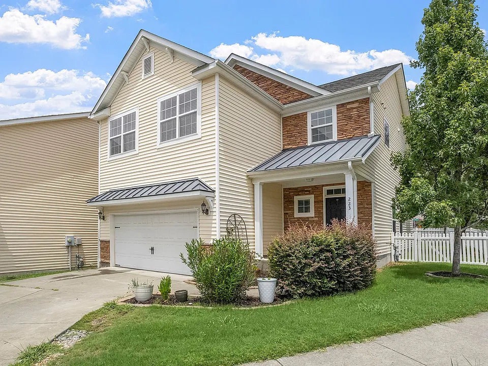 223 Station Dr