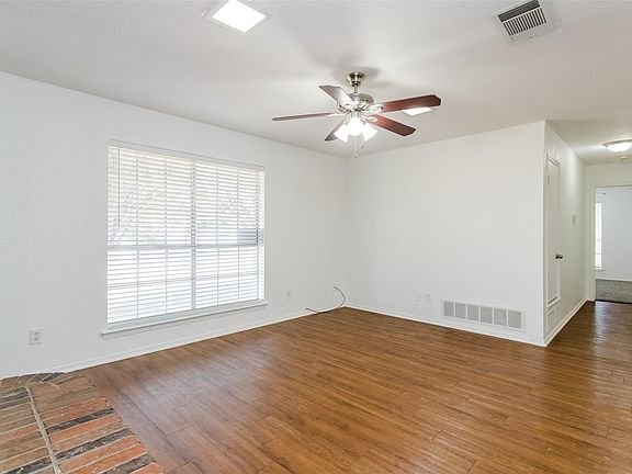 3rd image of 900 Milby Rd #900
