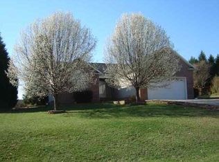 2436 23rd Avenue Dr NE, Hickory, NC 28601