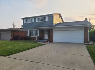 29315 Ohmer Dr, Warren, MI 48092