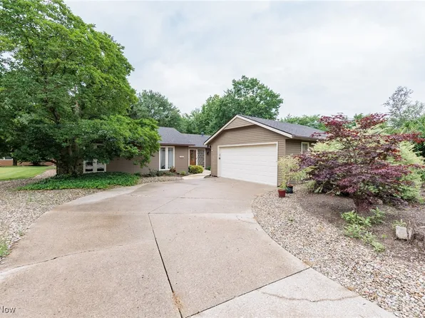 15275 Forest Park Dr, Strongsville, OH 44136