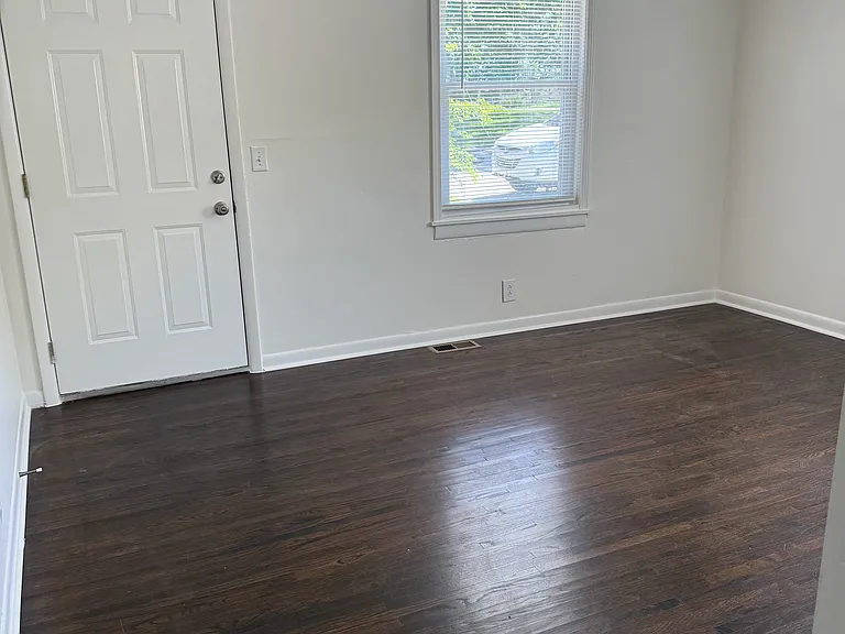 427 Kinsey Blvd — Photo 4