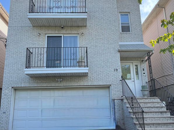 19 Halleck St