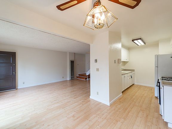 5th image of 3246 Parkhaven Dr