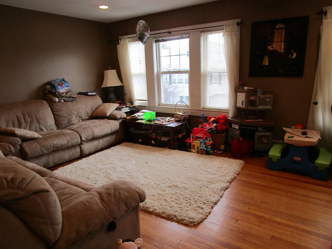 Ball Square / Tufts University area, 2 bedroom, 1 bathroom apartment — Photo 1