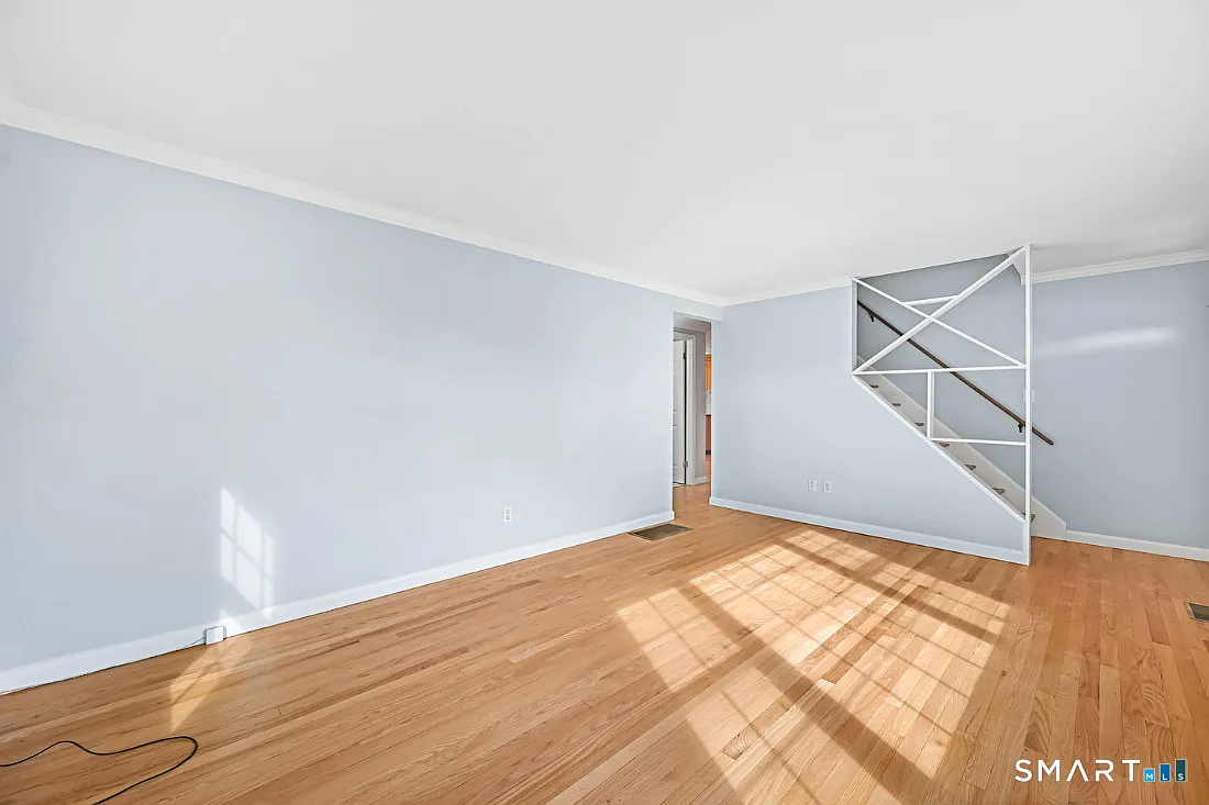 3 bed, 1.5 bath, 1614 sqft, $4,250 — Photo 4