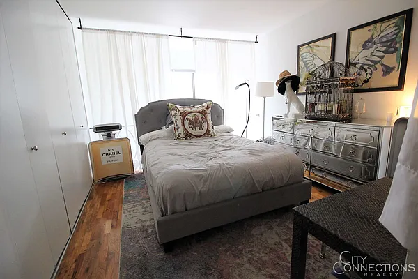 Rented by City Connections Realty | media 18