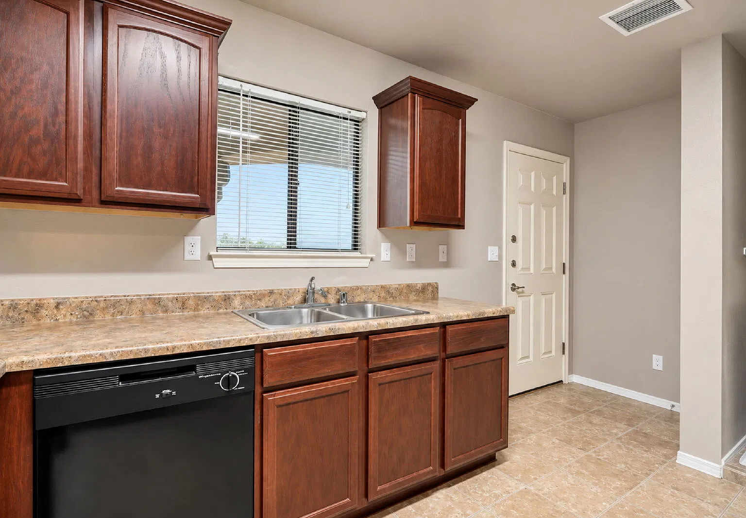 2 bed, 2.0 bath, 1064 sqft, $1,250 — Photo 3