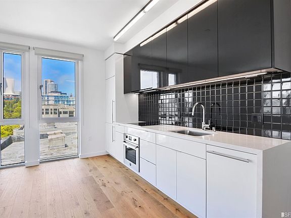 4th image of 388 Fulton St #605