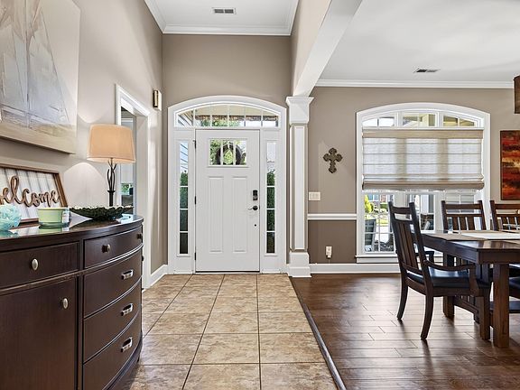 3rd image of 8 Garden Corners Ct
