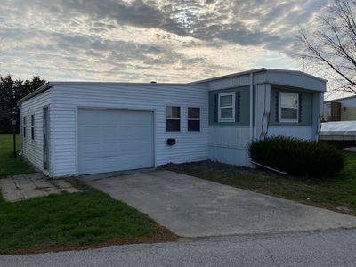 530 Carriage Ln, Gibson City, IL, 60936