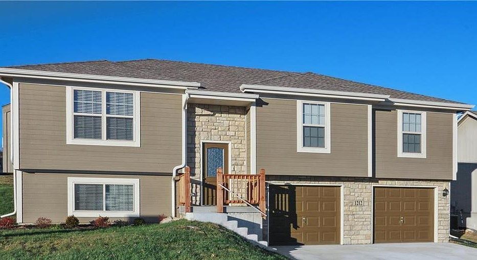 1st image of 1212 NW Baytree Dr