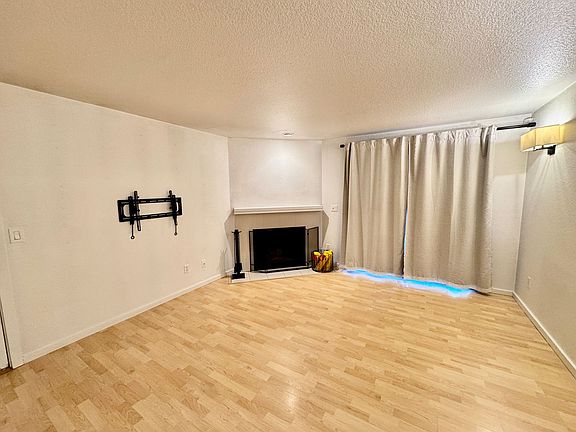 5th image of 210 9th St APT E103