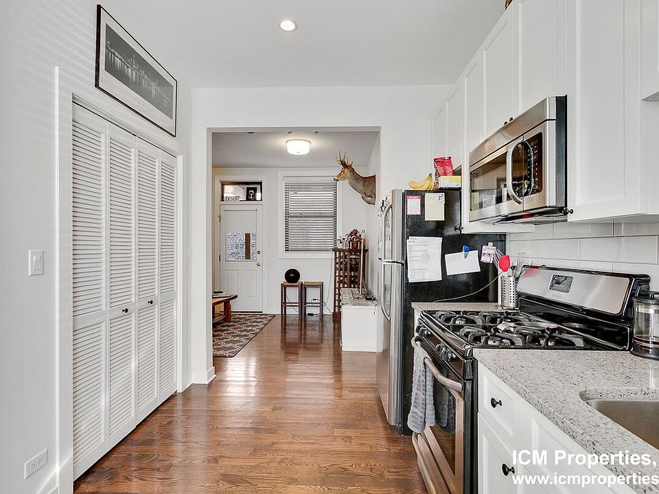 1st image of 1602 W Belle Plaine Ave #1D