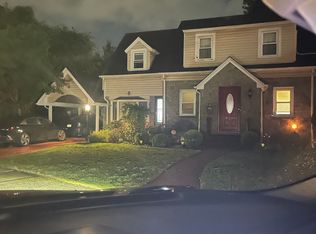 164 Hendrickson Ave #1, Valley Stream, NY 11580