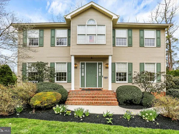 1851 Bonnie Blue Ln, Middletown, PA 17057